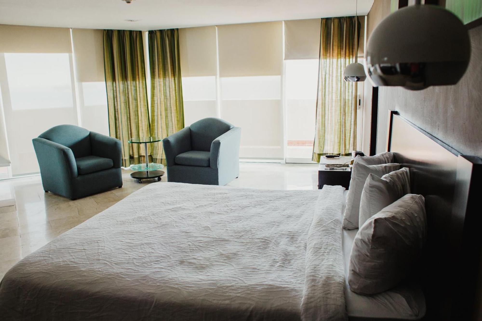 Suite de 1 dormitorio con balcón